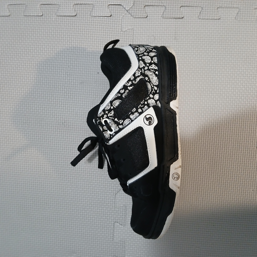 Stylish Black and White Dvs Shoes